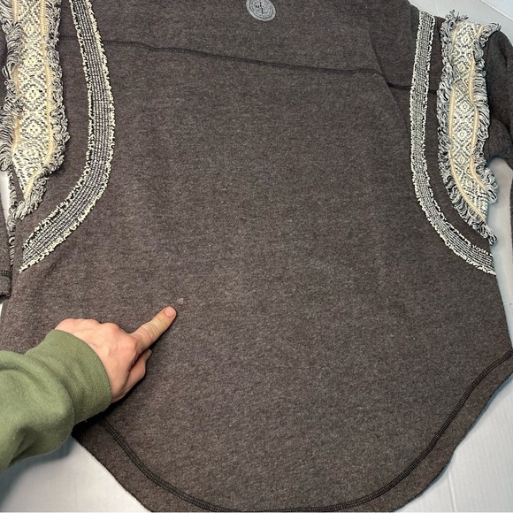 BNCI | Womens Navajo Gray Pullover Sweater - Poncho Inspo | Size Small - Picture 15 of 15